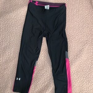 Women’s Under Armor mid calf leggings